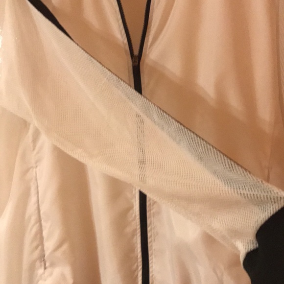 Fabletics lightweight jacket XL - Picture 4 of 9